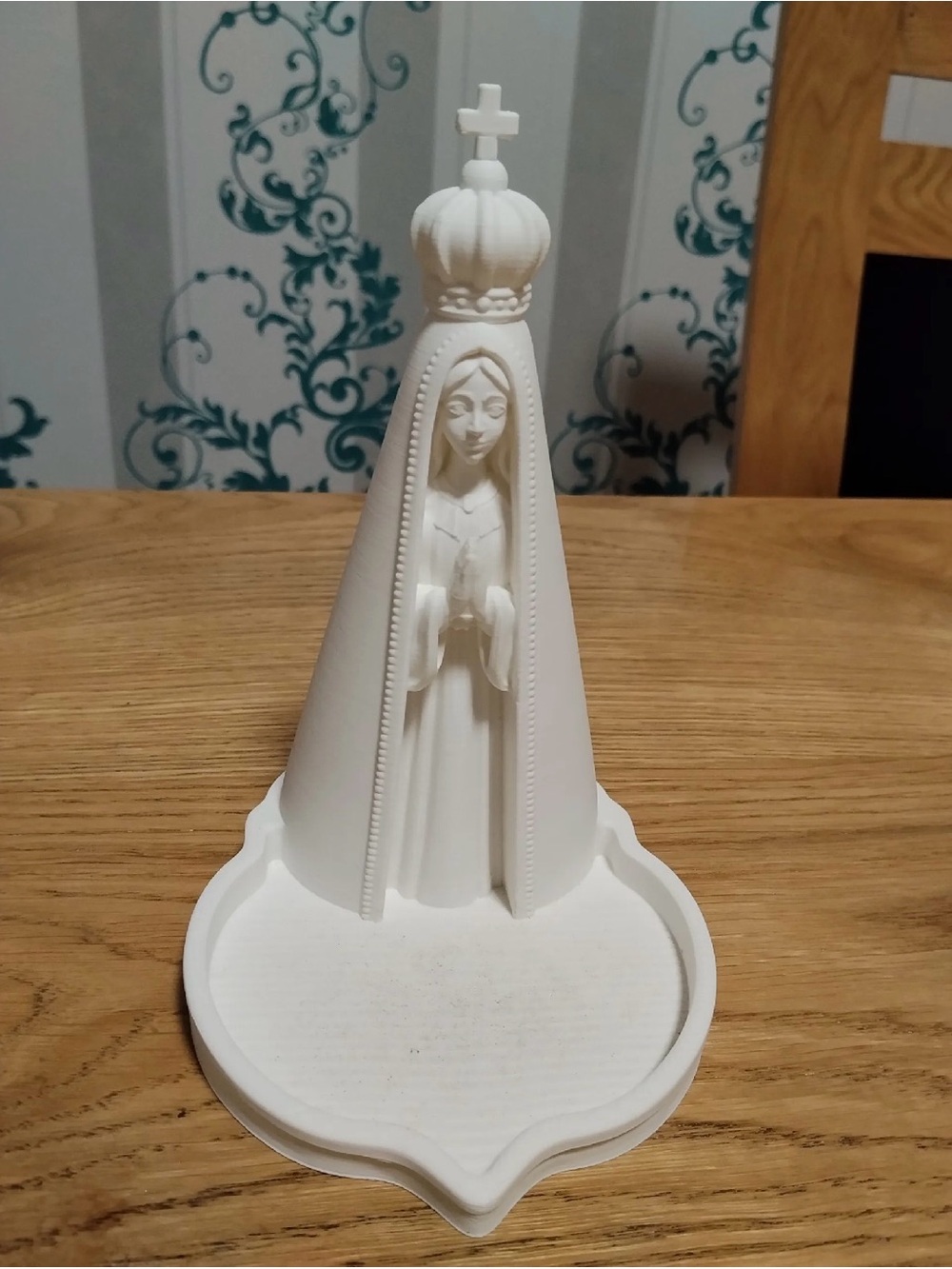 White Decorative Virgin Mary Statue Figurine for Home Parties